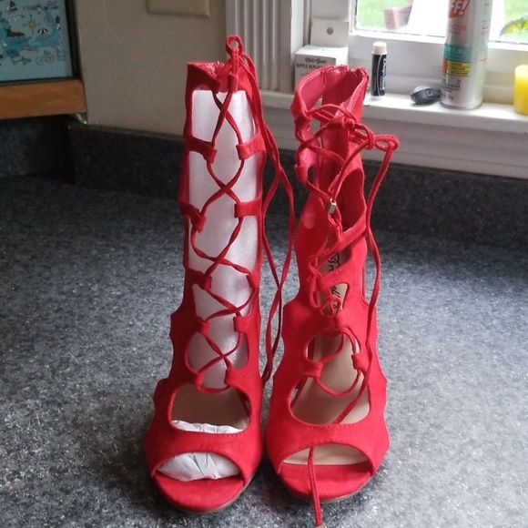 Stiletto high heels - Picture 2 of 3